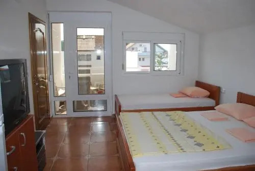 Guest House Nura