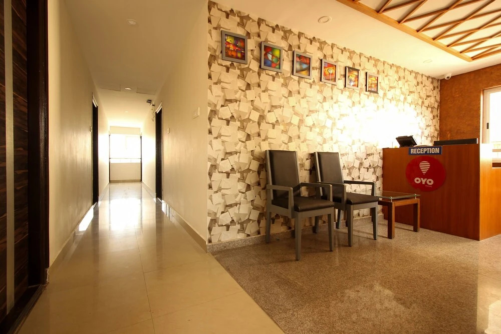 OYO 7529 Mayuri Residency