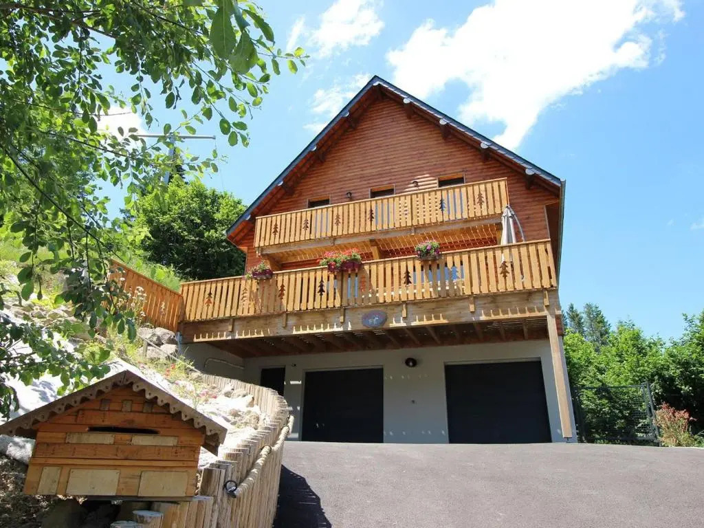Splendide chalet 5 chambres avec terrasse, garage et wifi au Mont-Dore - FR-1-608-188