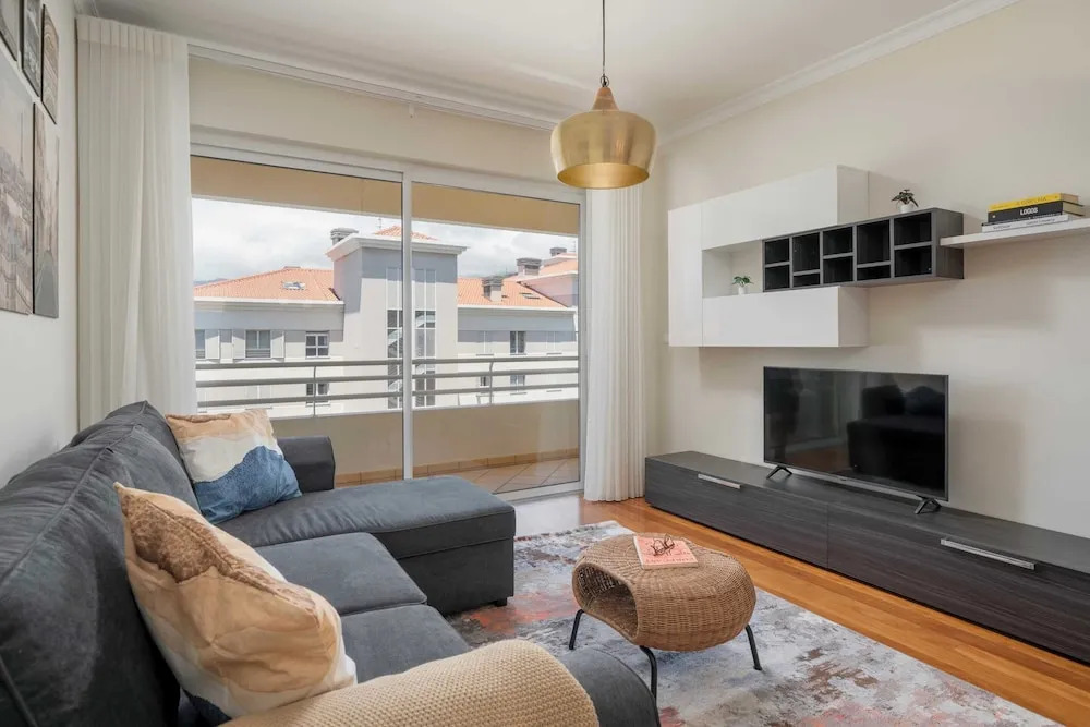 Apartment With Pool, Ajuda IV