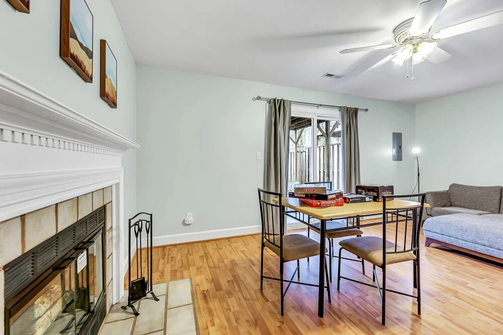 Stylish, spacious Uptown Condo! Perfect for large families and groups! Private patio! Minutes from downtown and airport!