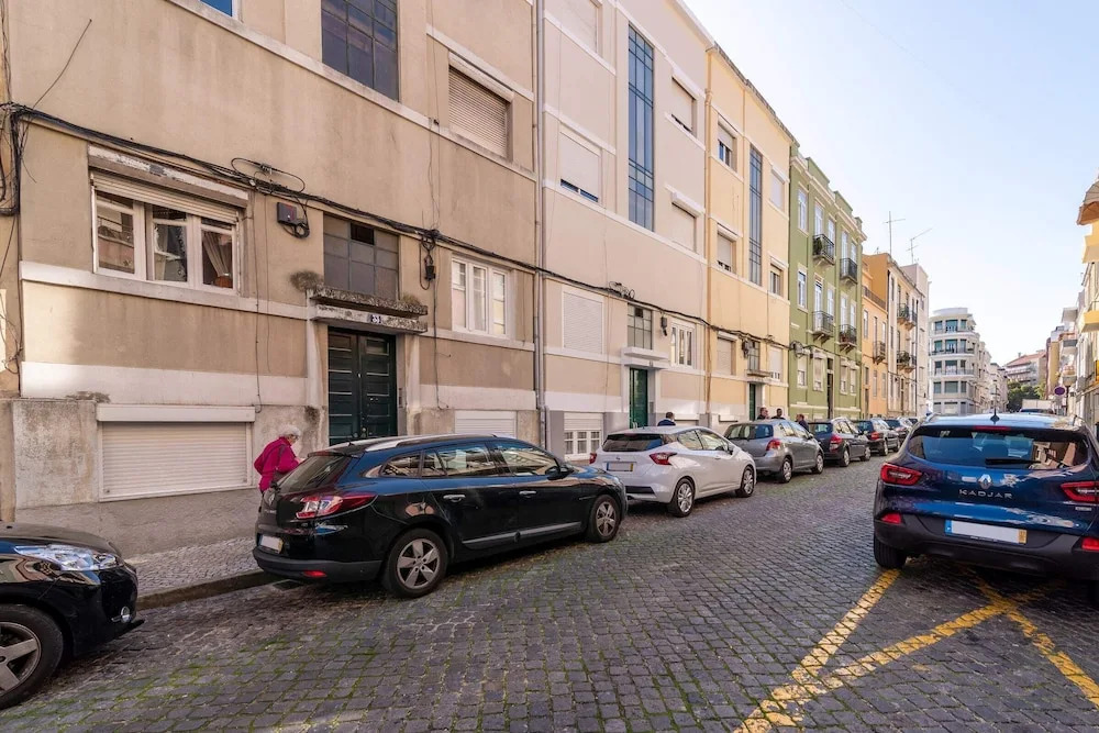 Dazzling Apartment With Private Terrace in Alcântara