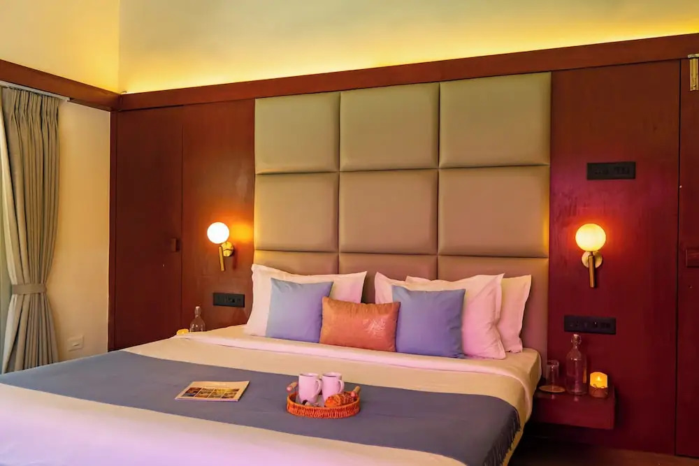 ELIVAAS Lush Villa 6BHK Pet-Friendly