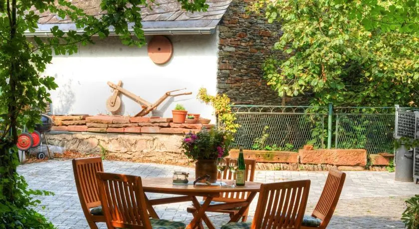 Warsberger Weinhof - Hotel & Weinwirtschaft