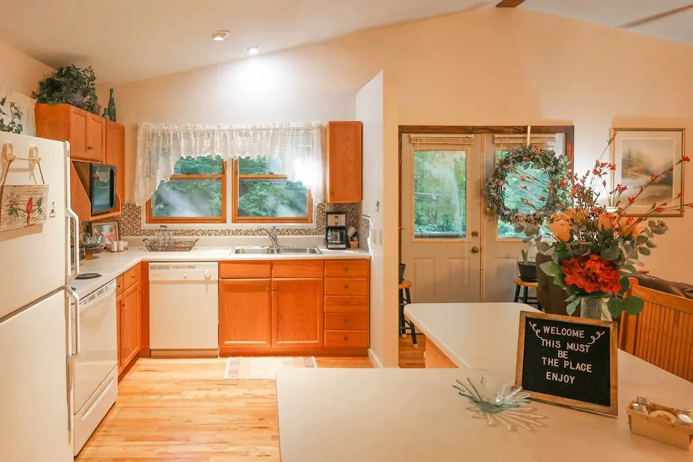 Cozy Whittier Home w/ Fire Pits < 15 Mi to Hiking!
