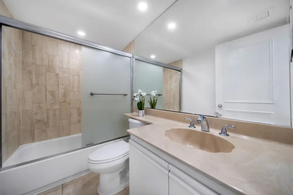 3 Bedroom Condo With Balcony View