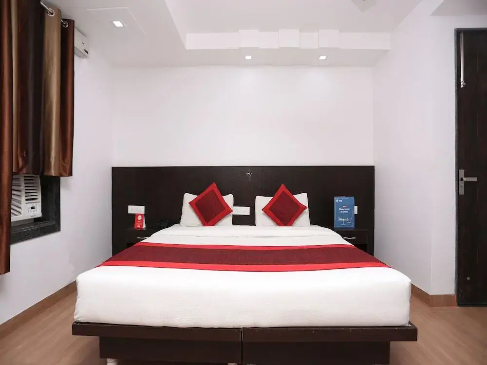 The Curtis By OYO Rooms