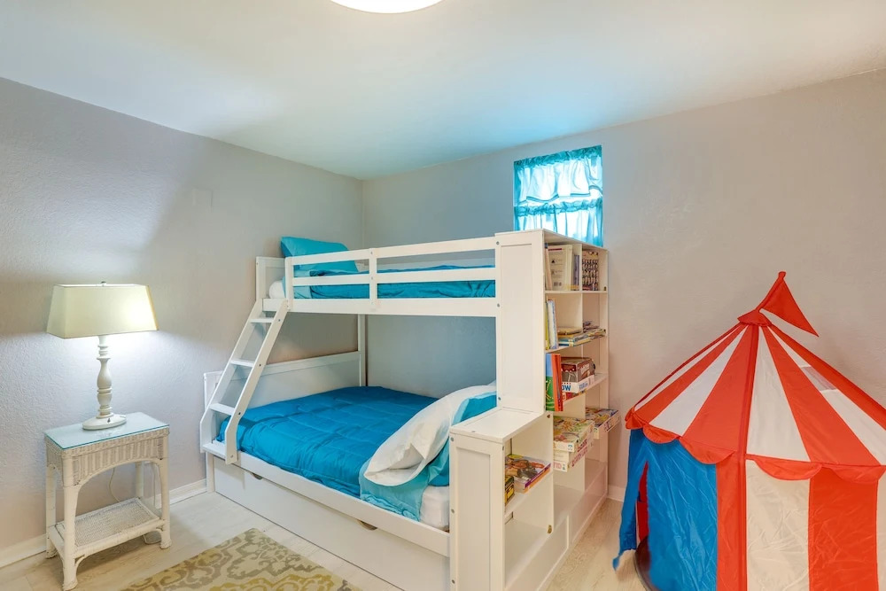 Florida Vacation Rental w/ Patio & Outdoor Kitchen