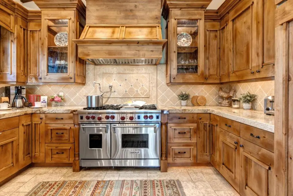 Lookout Drive 5 Bedrooms PLO-6599 by KBM