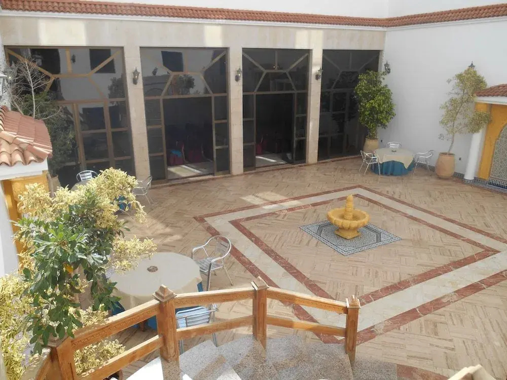 Hotel Babel