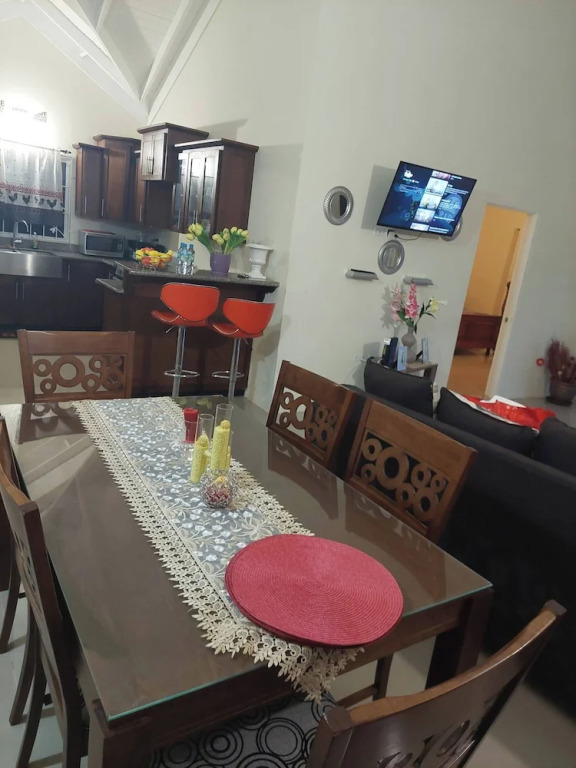 Luxurious 3-bedroom House in Ocho Rios With Private Entrance