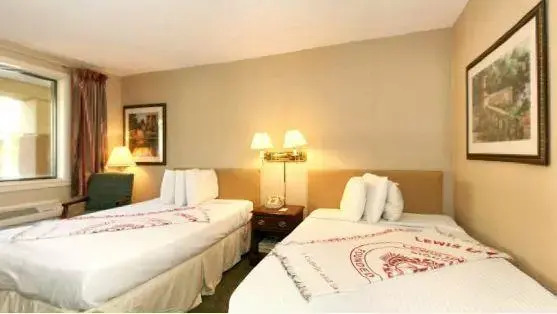 Econo Lodge Inn & Suites Charlotte