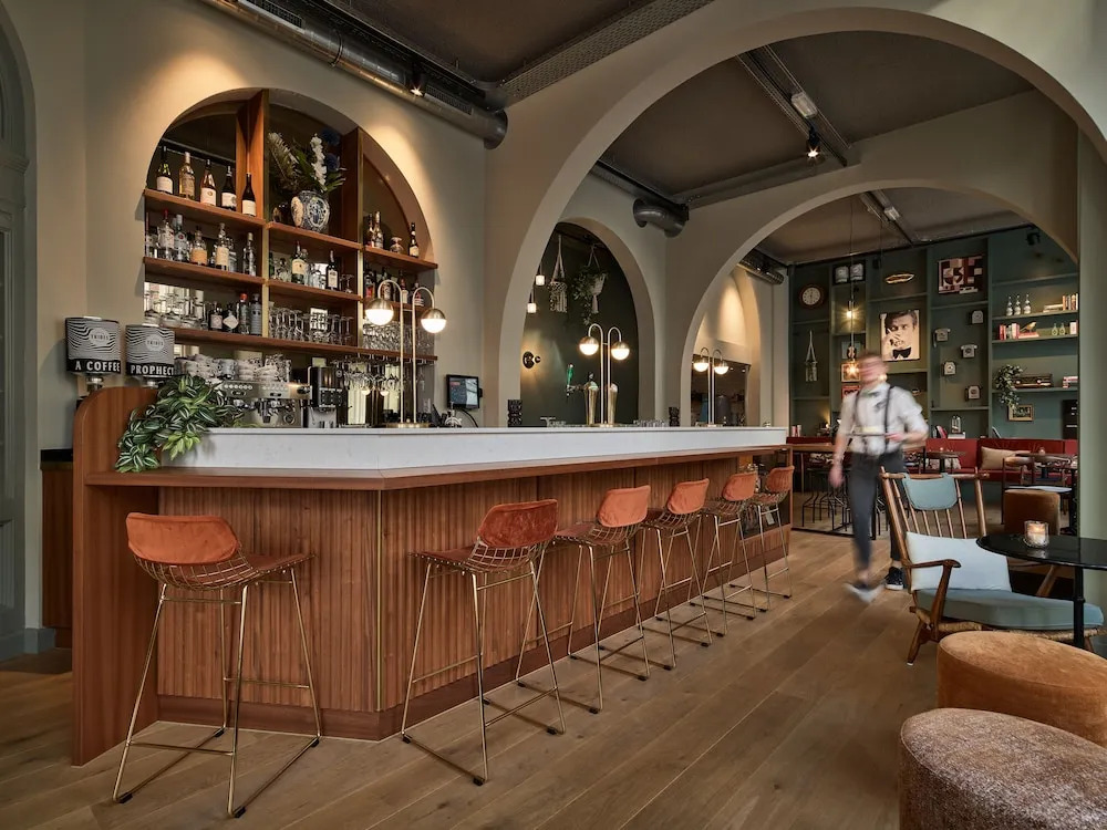 FINCH Boutique Hotel, downtown