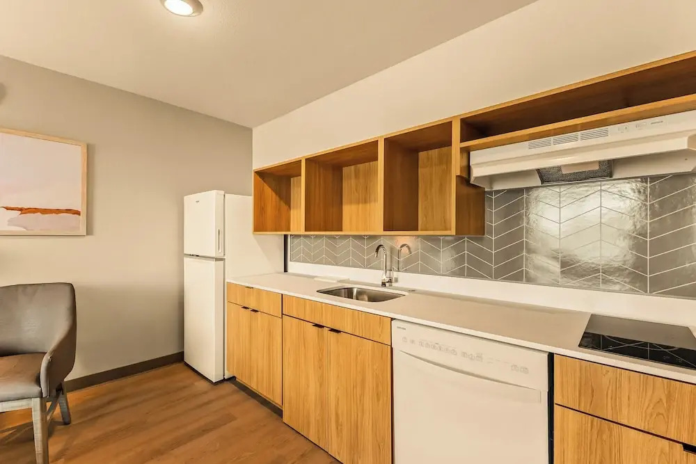 LivAway Suites Orem-Vineyard
