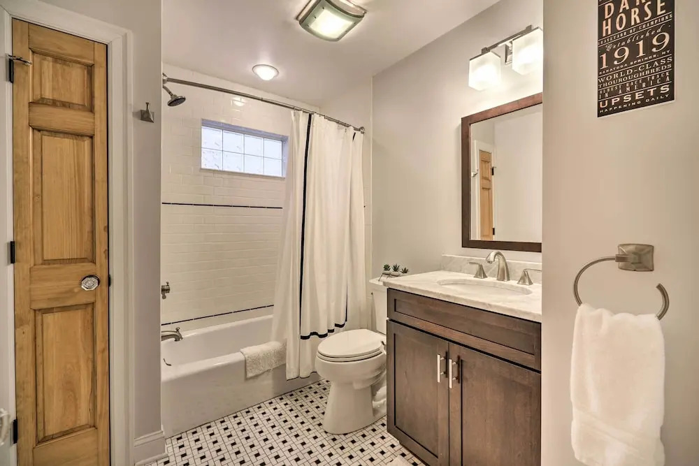 Walk to Belmont Stakes! Retreat w/ Game Room & Gym