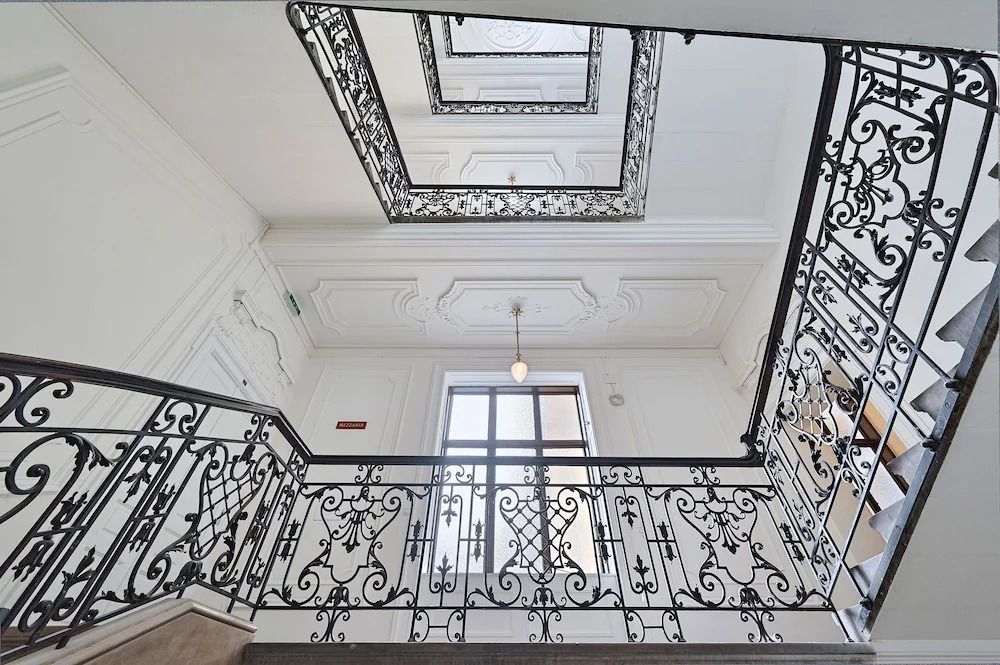 6 Rooms - 1070