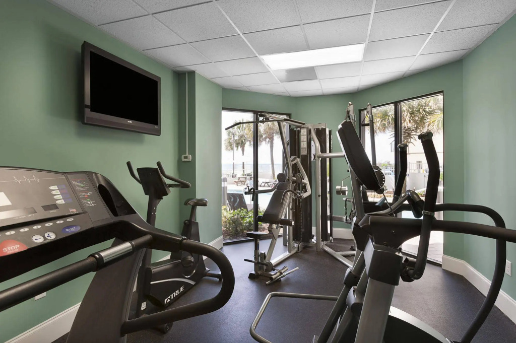Breakers Oceanfront Boutique Resort on 27th