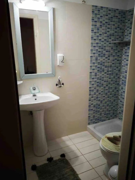 Grande Grotta Studios - Sleeps 8 - Free Parking