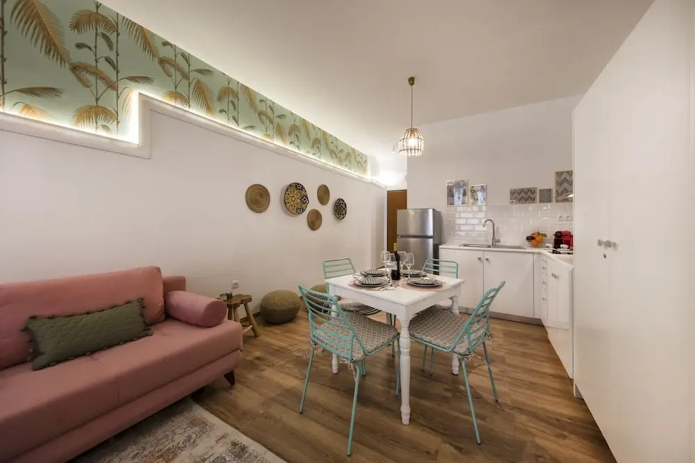 Exquisite apartment in the center of Athens