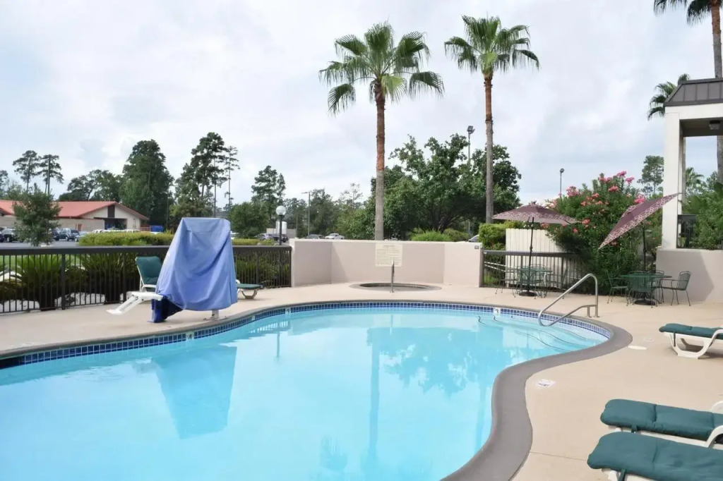 Baymont Inn & Suites by Wyndham The Woodlands