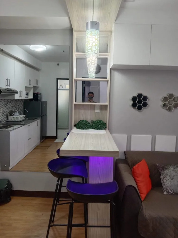1 Br condo T2-8H