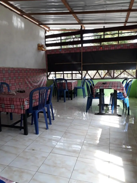 Menjangan Hostel
