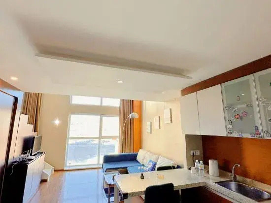 XueZhongYu Loft International Apartment