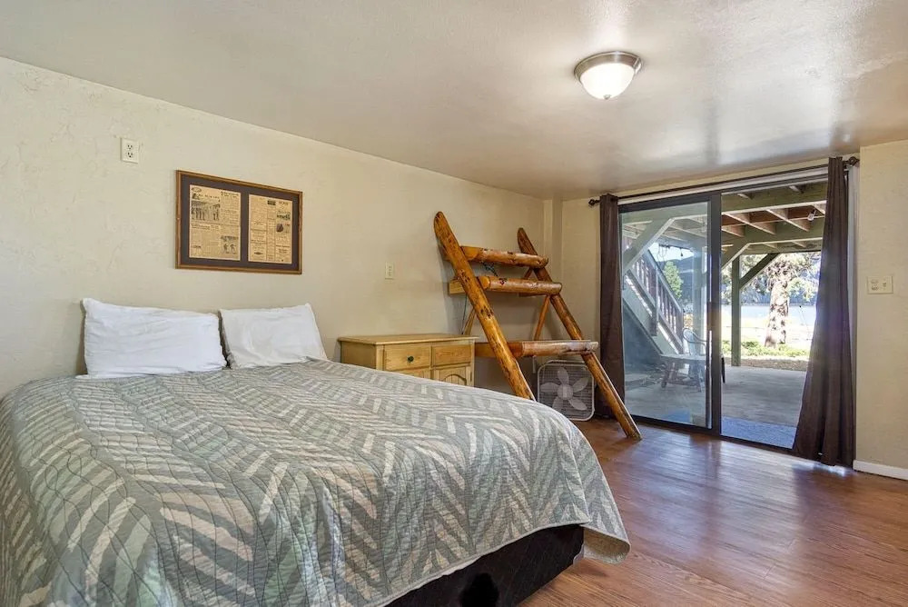 Lake Shore-12 by Big Bear Vacations