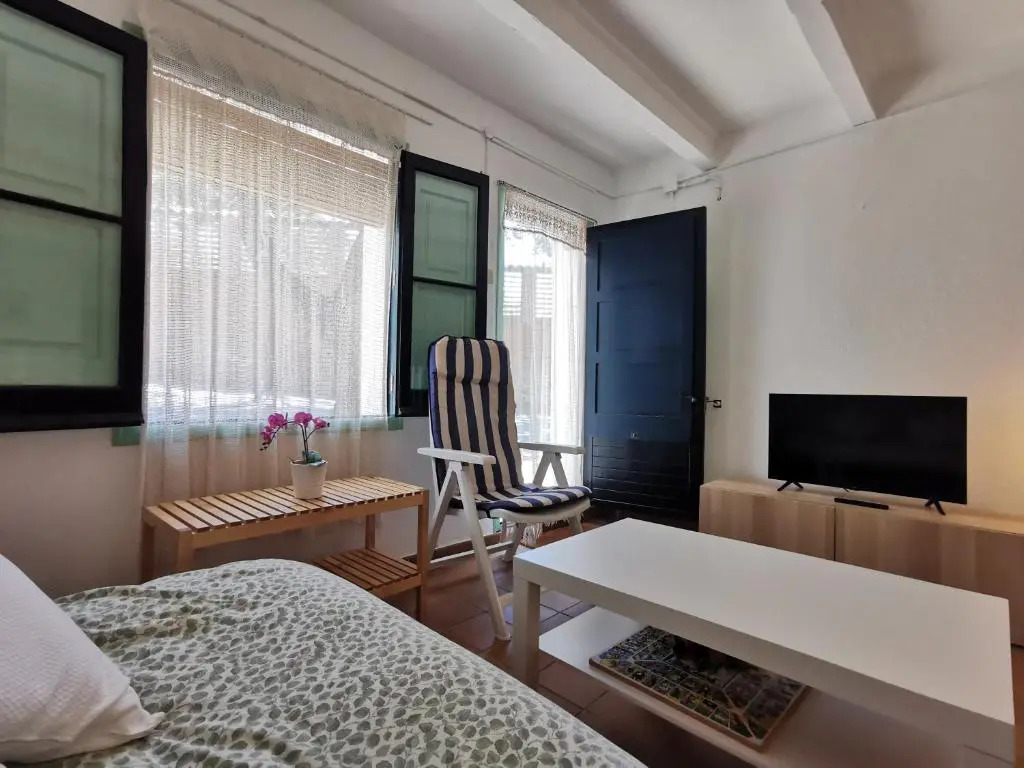 Cozy apartment 30 steps from the ocean
