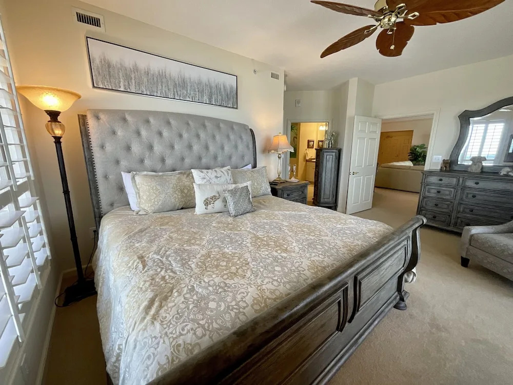 Corner Oceanfront 16th Floor Beauty With Access To All Amenities 4 Bedroom Condo