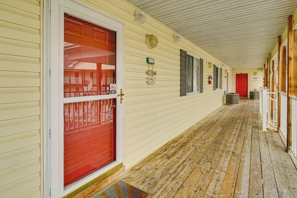 Ozark Condo W/community Pool & Beach Access