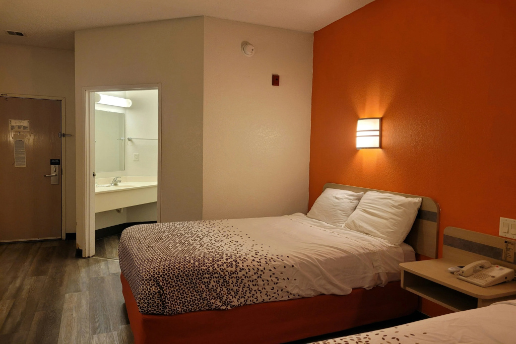 Modern Stay 39 Lakeview By OYO Minonk