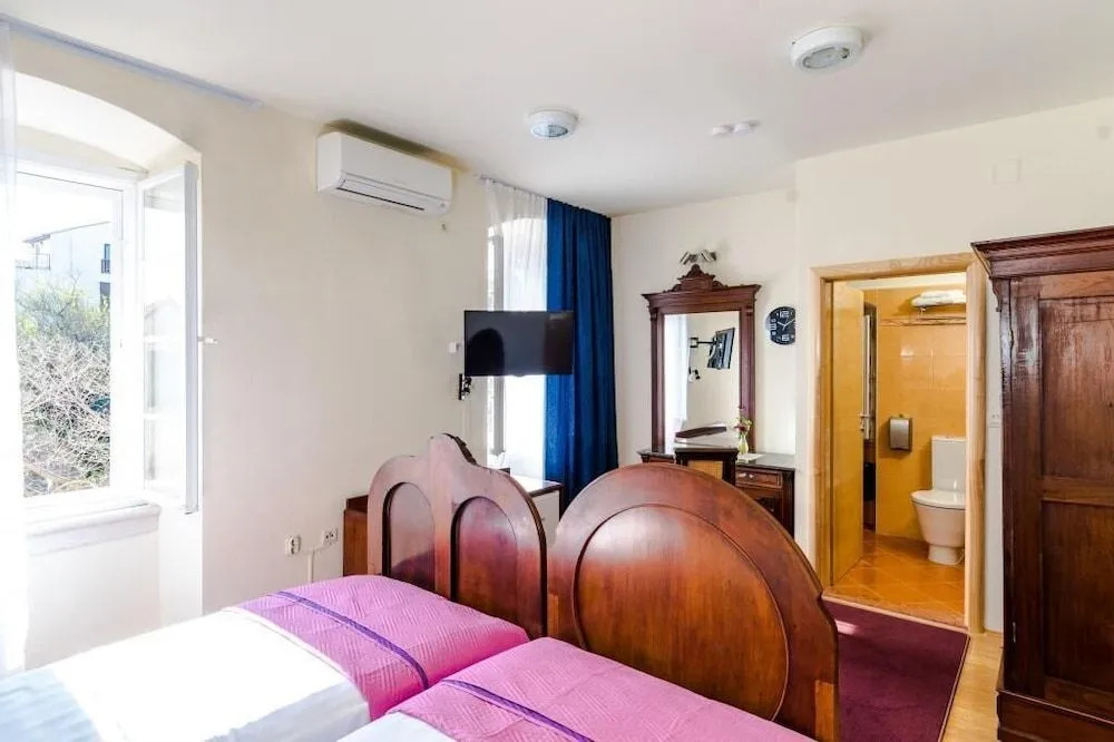 Rooms Miron