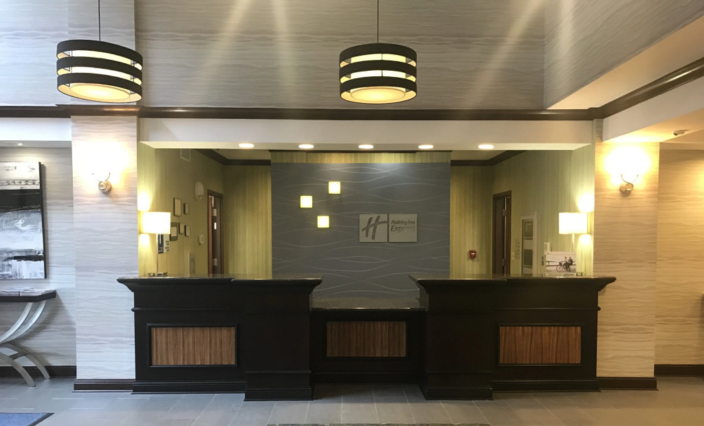 Holiday Inn Express & Suites Morton Peoria Area by IHG