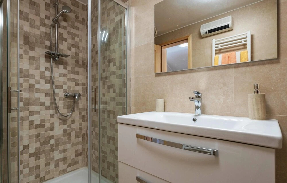 Lovely Home In Orbanici