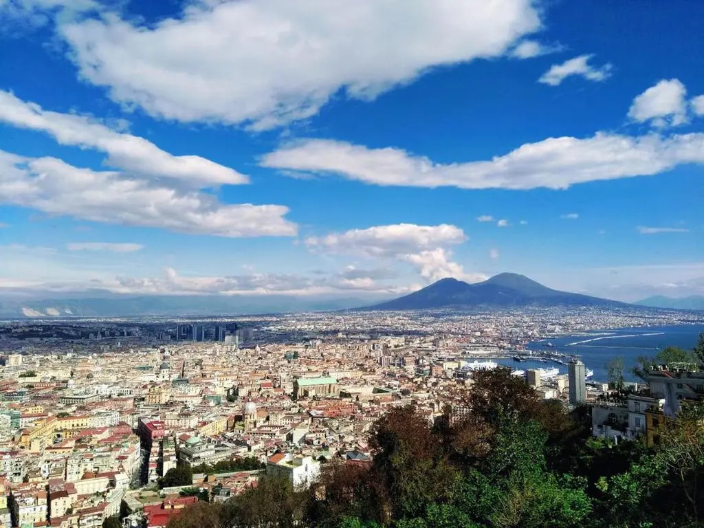 LAtelier Vedi Napoli ai tuoi piedi