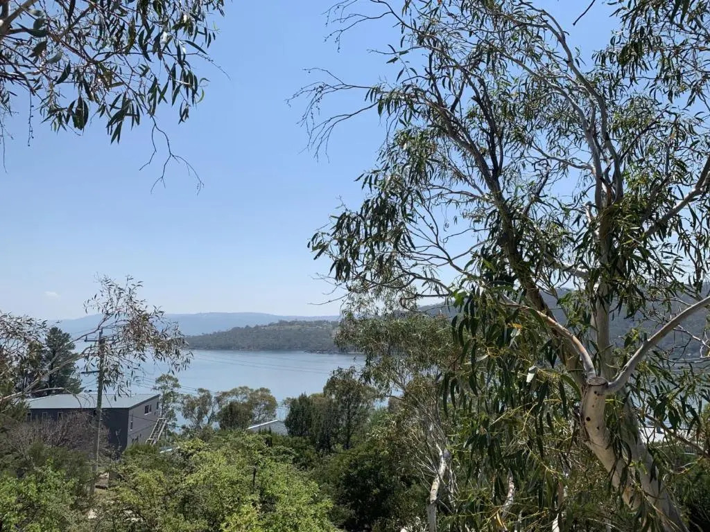 'Matilda' - Spacious & centrally located with great lake views