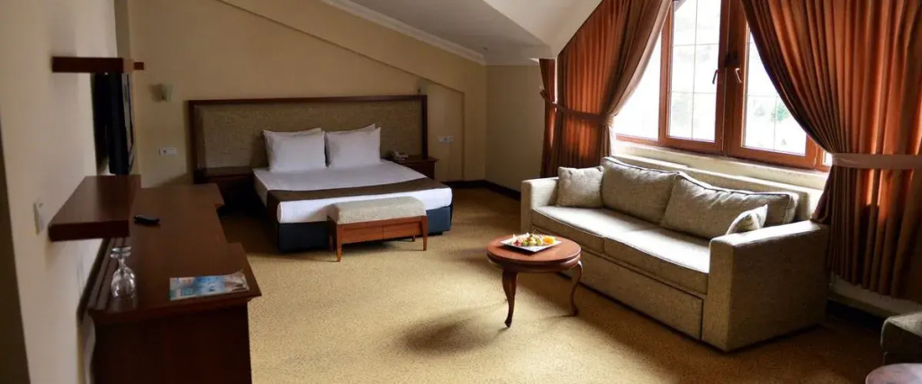 West Davraz Hotel