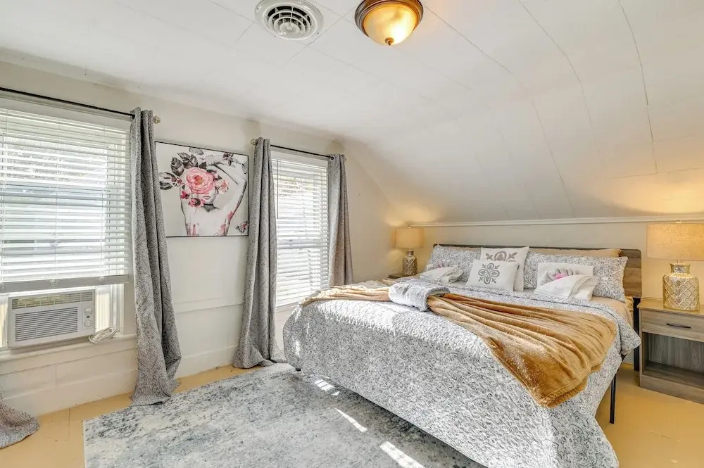 Saratoga Springs Home Near Downtown & Casino