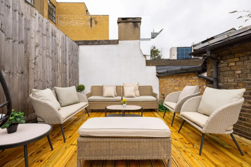 The Stepney Star - Bright & Modern 2BDR with Terrace