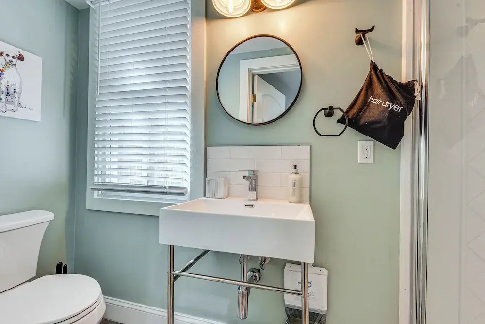 Cozy Jacksonville Cottage, Walkable Location!