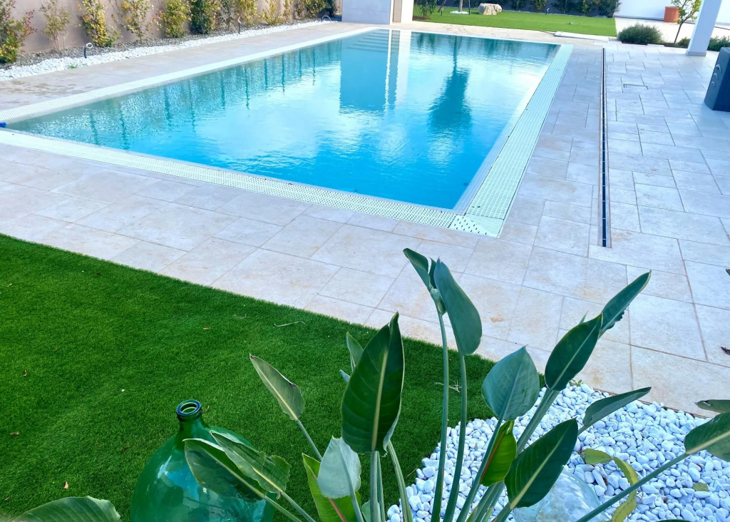Brand new apartment in Monopoli, private pool, private parking, suitable for couples-Allegria Pool House