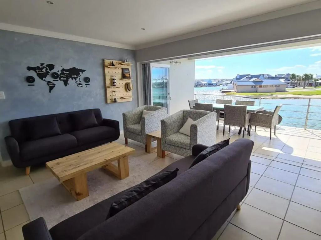 33 Kingston Place, Marina Martinique