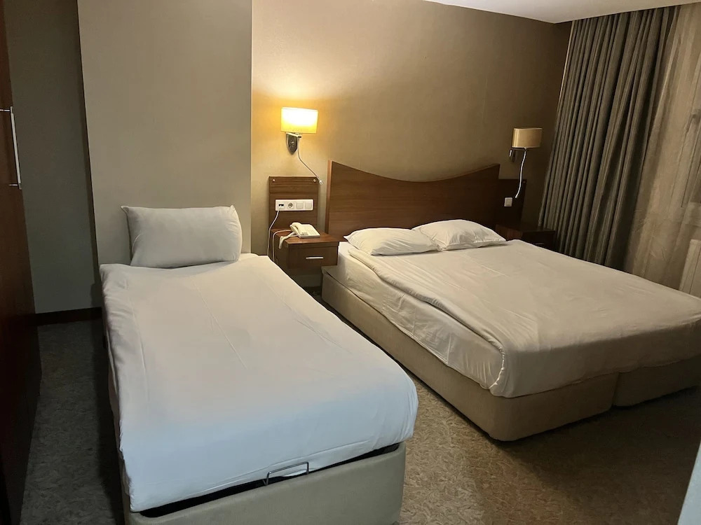 Vali Erdogan Konuk Evi Hitit Otel
