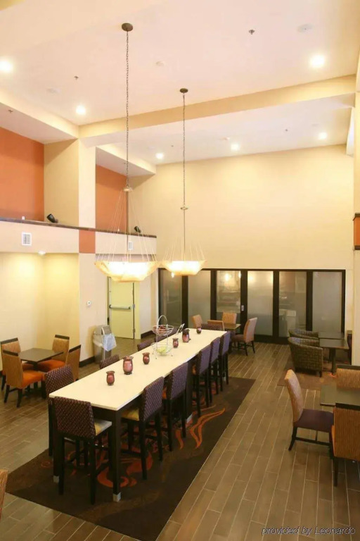 Hampton Inn & Suites Fargo Medical Center