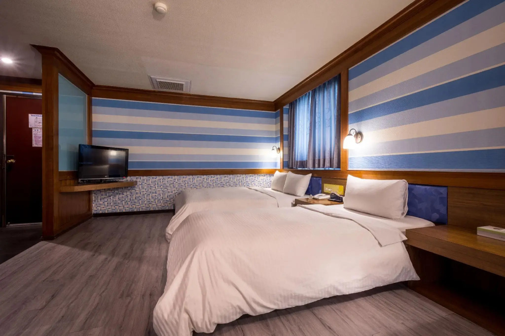 Golden Phoenix Hotel