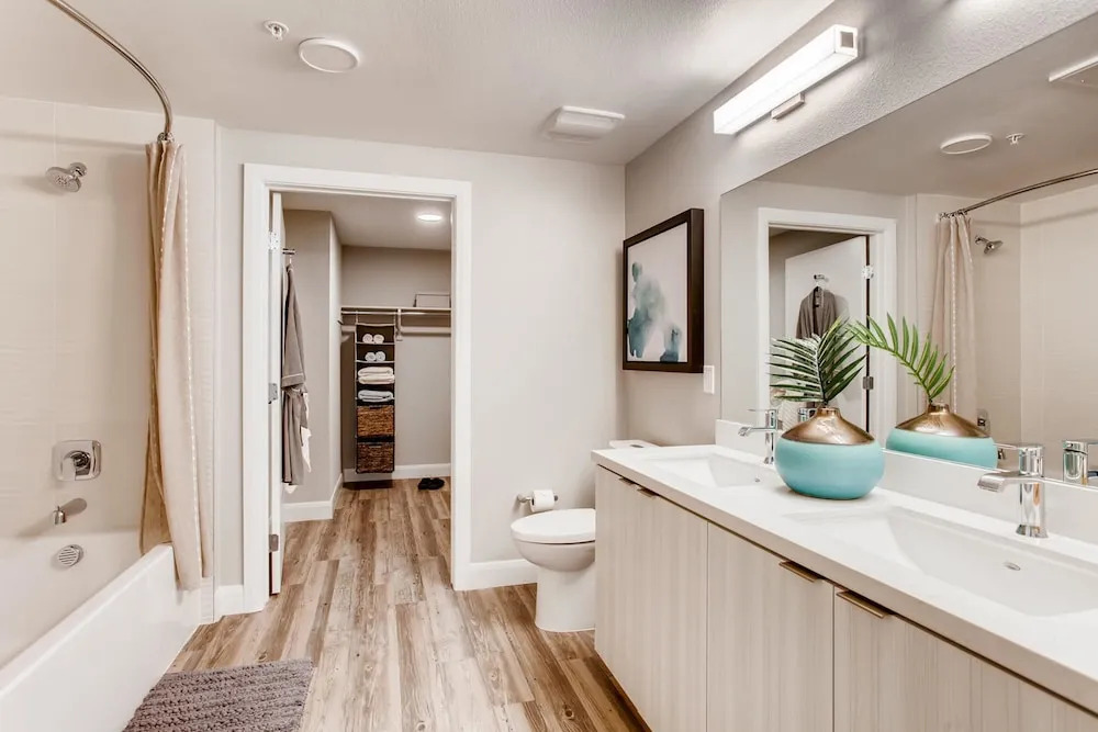Pacific Beach Luxury Suites by Barsala