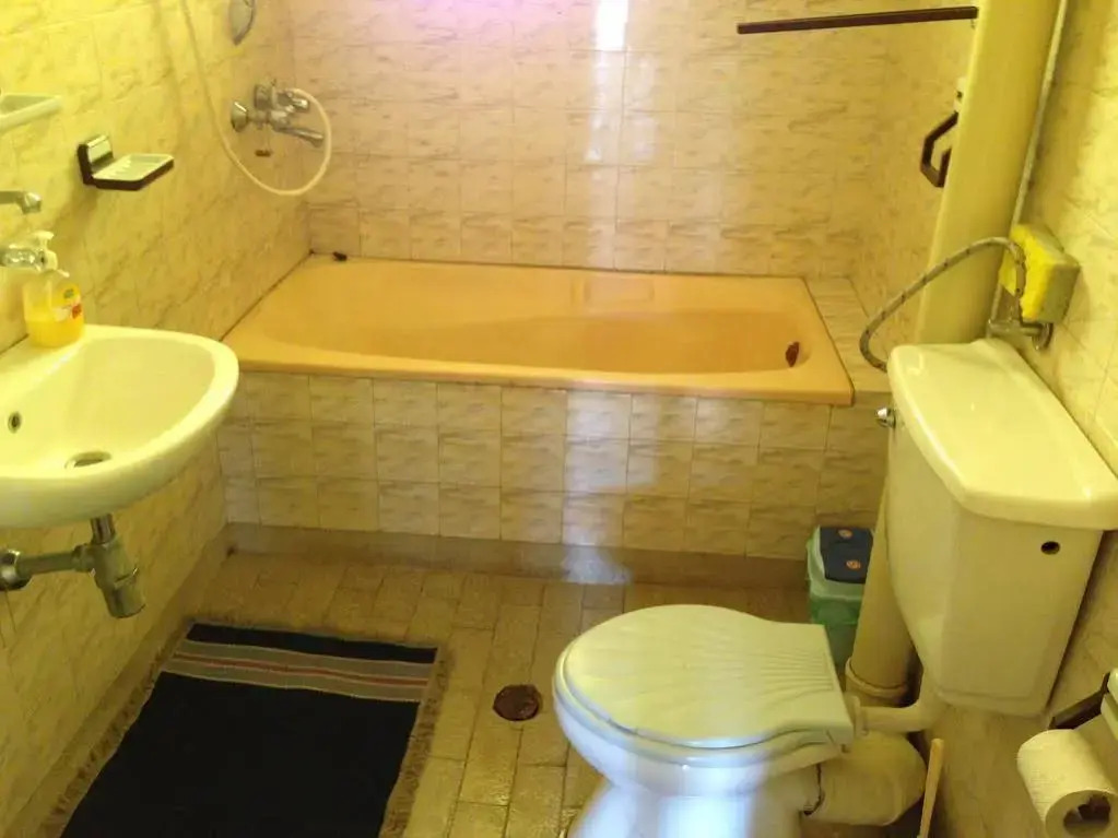 Katya Guest House
