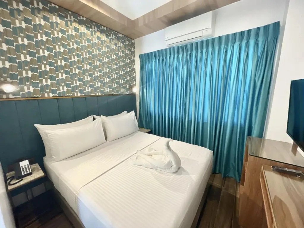 Lighthouse Point Hotel