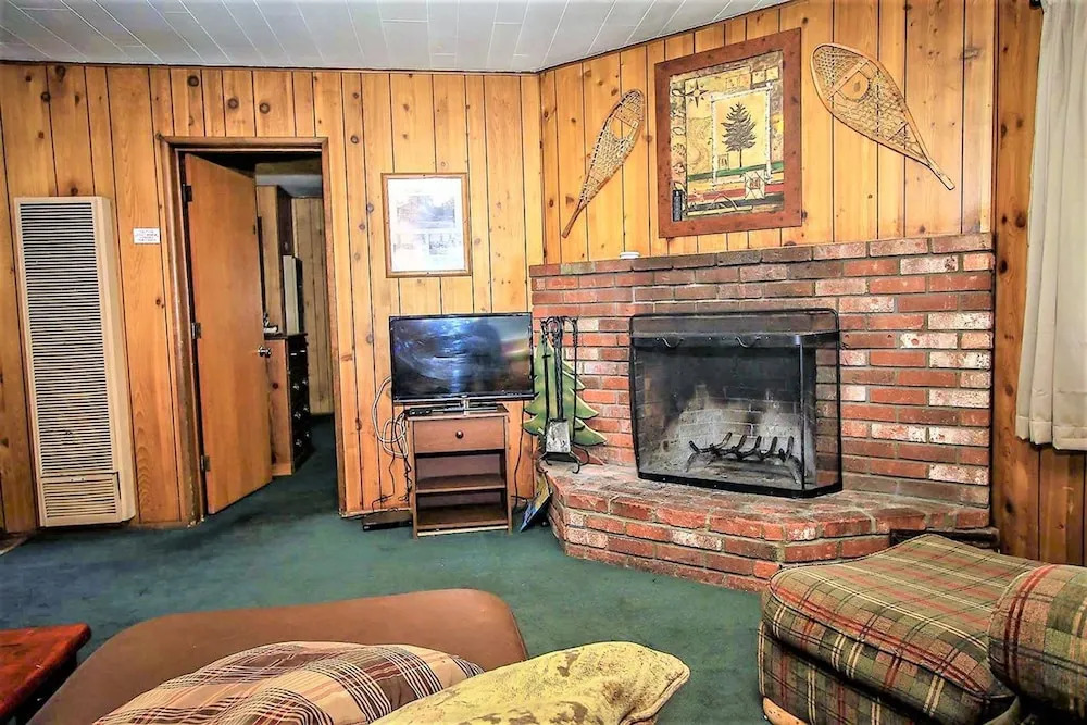 Twin Pines Family Cabin by Big Bear Vacations